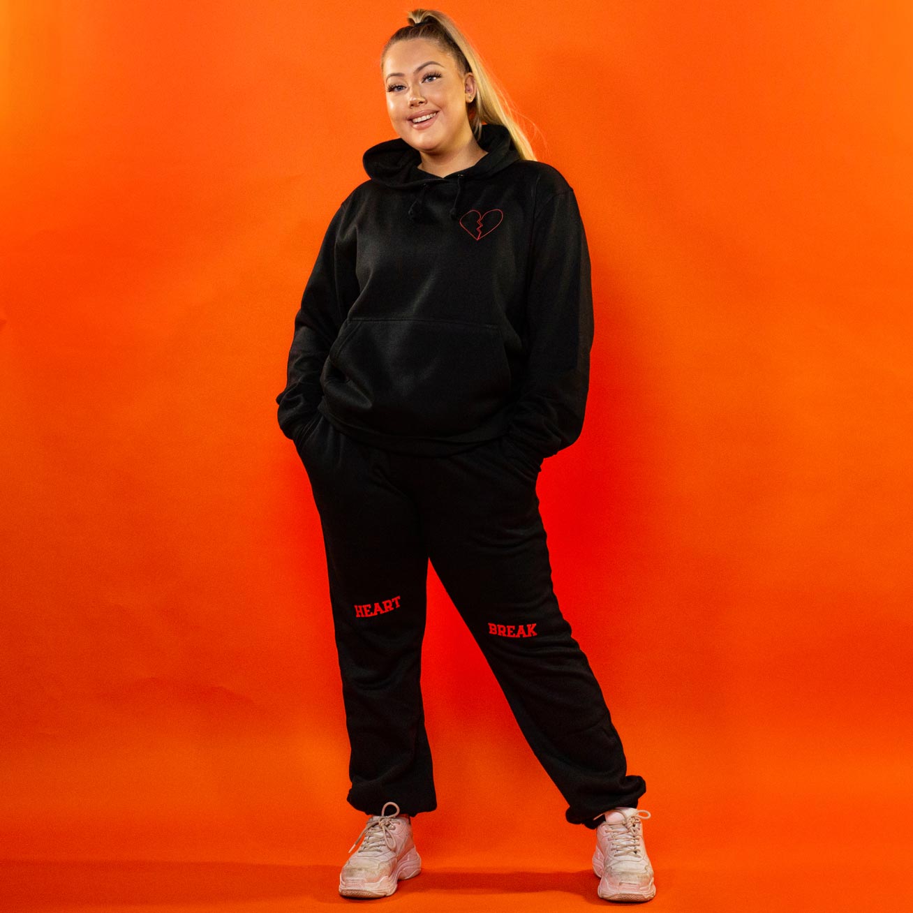 VICTORIA SKAU | SORT | HOODIE | HEARTBREAKER